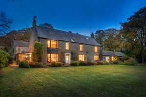 Photo 32- click for photo gallery